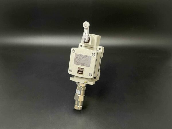 LSGY-B2-1S100
（ショートレバー、ケーブルグランドG1/2） | 産業用制御機器 特設サイト